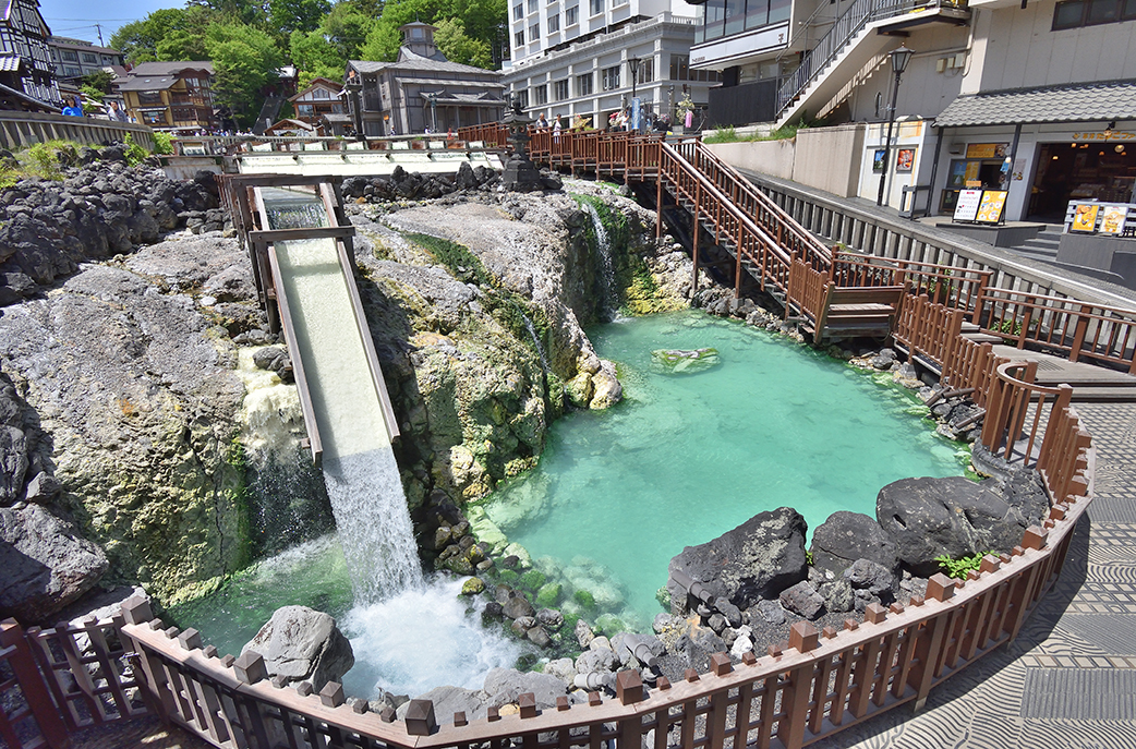 Kusatsu Onsen Yubatake (40 minutes by car, 60 minutes in winter)